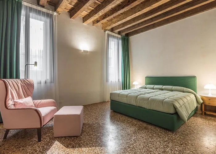 Scaleter - A Fine Luxury Apartment In Palazzo With Canal View